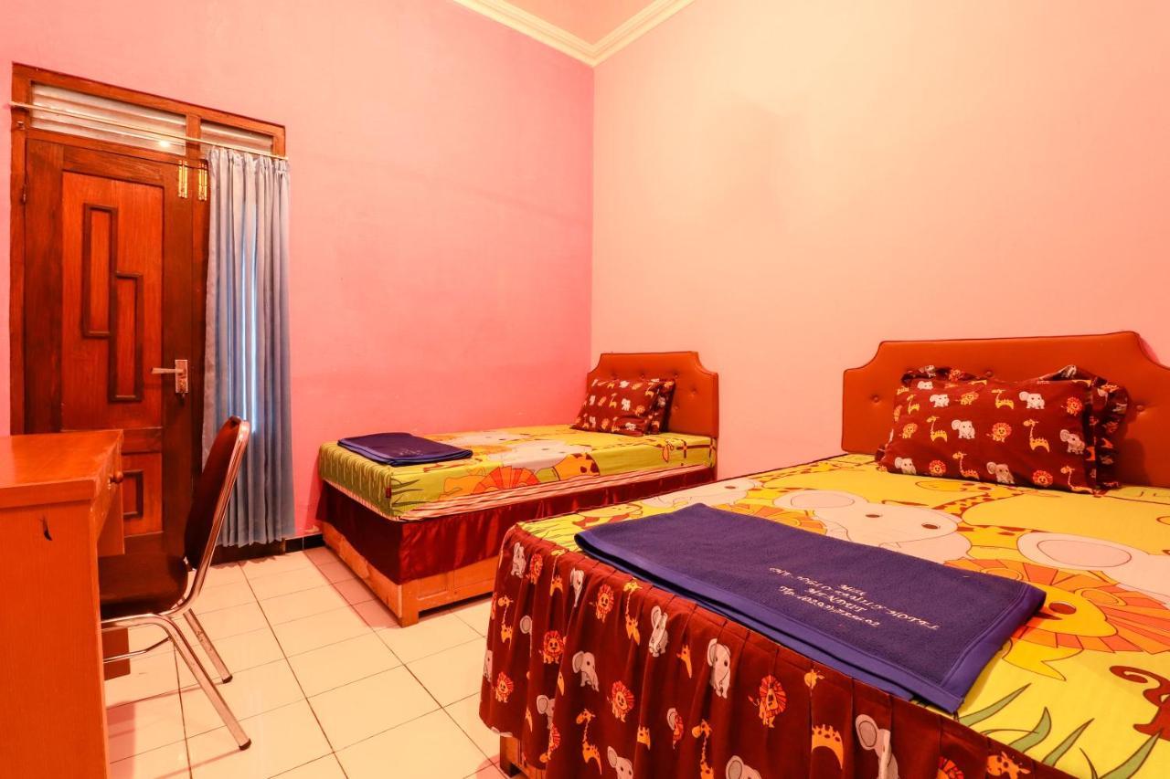 The Joglo Family Hotel Magelang Exterior foto