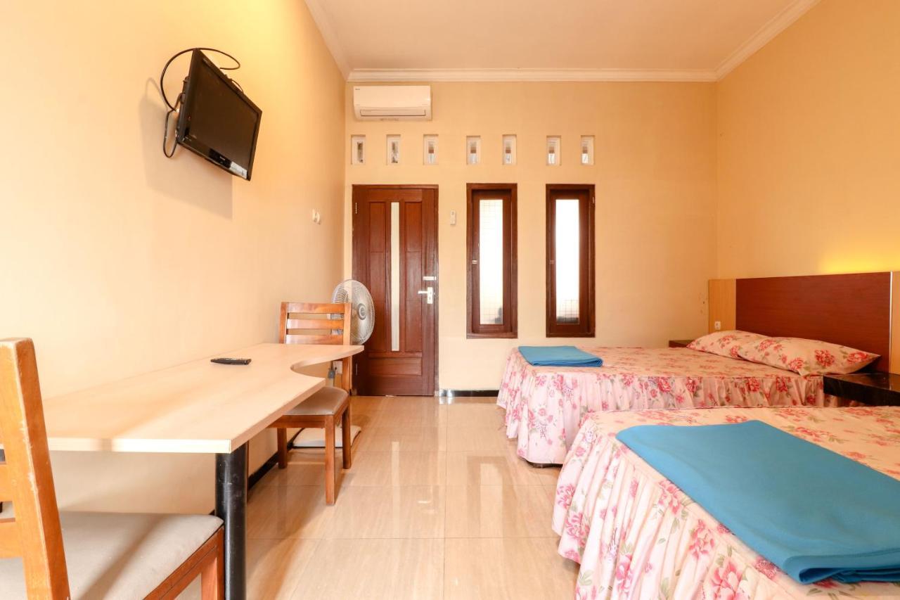 The Joglo Family Hotel Magelang Exterior foto