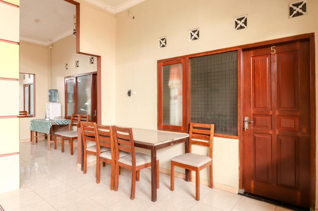 The Joglo Family Hotel Magelang Exterior foto